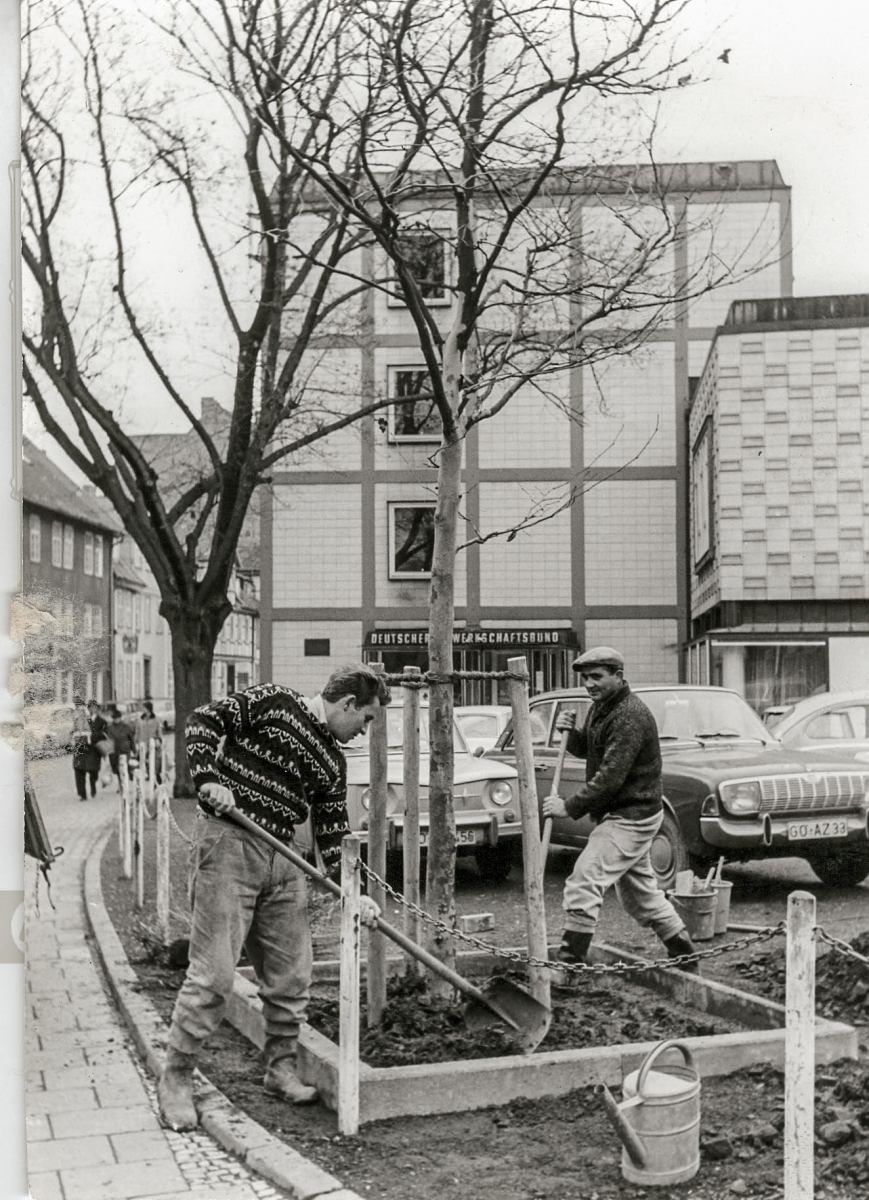 Obere-Maschstraße-10-und-10a-001-Gewerkschaftshaus-2.11.1966_edited-1