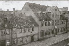 Untere-Masch-Straße-3-5-um-1898-Nr.-3-Universitäts-Waisenhaus.-Siehe-Kreuzbergring-57.-Bibl.Museum-4-S-91._edited-1